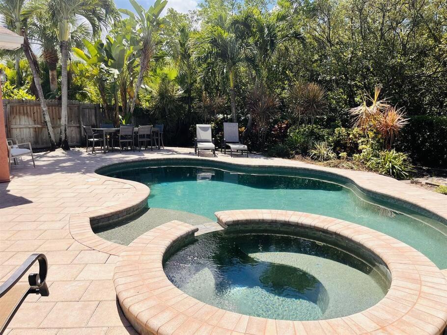 5Bed2Bath Pool Home Walking Distance From Beach! Clearwater Beach Kültér fotó
